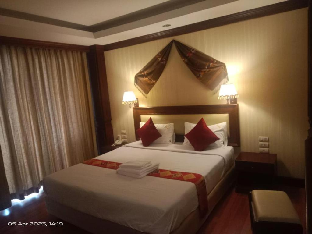Leuxay Hotel Vientiane Extérieur photo